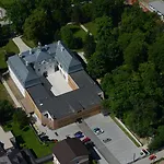 Chateau Hotel 4*