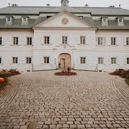 Chateau Gbelany Hotel 4*