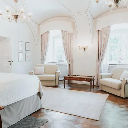 Chateau Gbelany Hotel