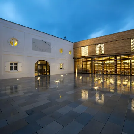 Chateau Hotel 4*
