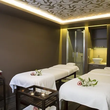 Chateau Hotel 4*